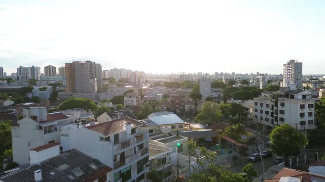 Fim de tarde, por do sol na cidade