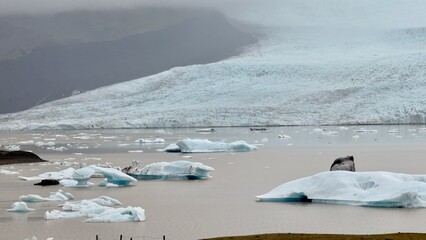Icebergs at J&ouml;kuls&aacute;rl&oacute;n Glacier Lagoon, Vatnaj&ouml;kull National Park, H&ouml;fn, Iceland South Coast