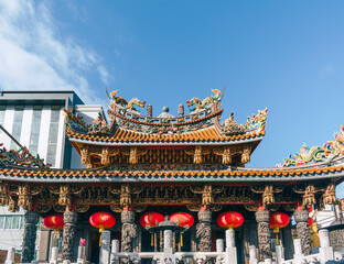 Fototapeta premium Kwan Tai temple in Chinatown in Yokohama, a famous temple where locals and foreigners come to enjoy the view, the temple and the food around the area