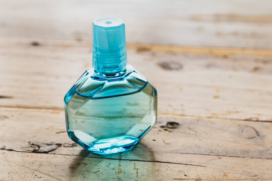 ドライアイや眼精疲労の目薬