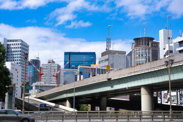 青空と日本橋の街並み © kumiko