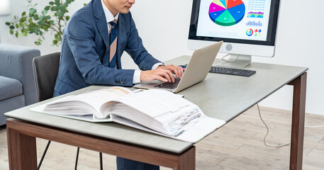 「データ分析」「市場調査」「経営戦略」「プレゼン資料作成」