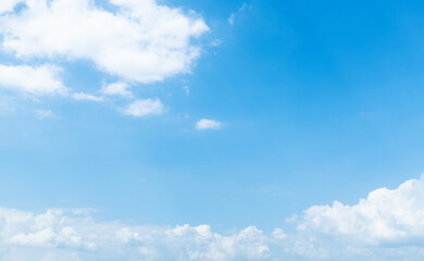 Obraz premium Background of blue sky with white clouds
