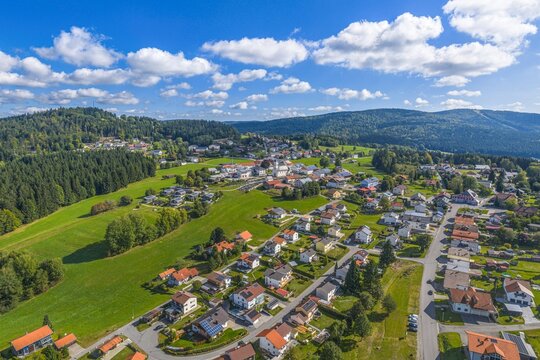Sommerlicher Ausblick auf den Bayerwald rund um Mauth am Rand des Nationalparks