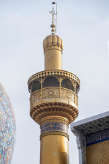 Obraz premium Hyderabad, Pakistan - December 14, 2025: Najaf e Sindh Qadam Gah Mola Ali. Hyderabad Sindh Pakistan
