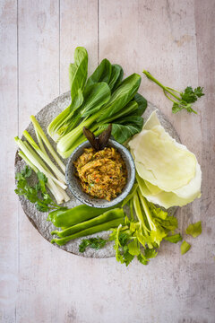 Nam Prik Pla Too, gegrillter Chili-Dip mit Makrele, Thailand