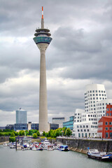 Düsseldorf, Medienhafen, Rheinturm