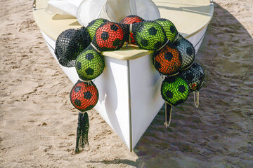 Fu&szlig;b&auml;lle am Strand