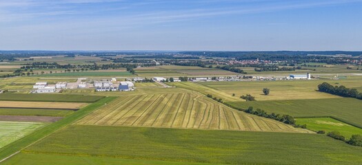 Naklejka premium Blick zum Flugplatz Augsburg im Nordosten der schwäbischen Bezirkshauptstadt