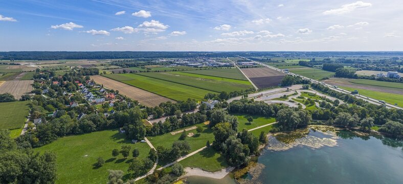 Das Fahrsicherheitszentrum im Augsburger Norden nahe des Autobahnsee von oben
