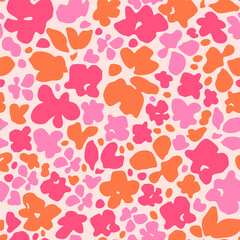 Beautiful floral seamless pattern. Cute natural background with small flowers. Hand drawn grunge flowers wallpaper. Simple daisy vector print for spring textile, fabric design © Tanya Syrytsyna