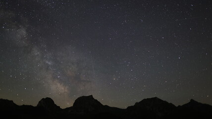 Milchstrasse mit berner Alpenmassiv 