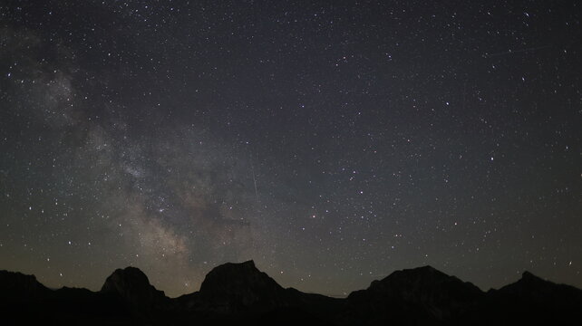 Milchstrasse mit berner Alpenmassiv 