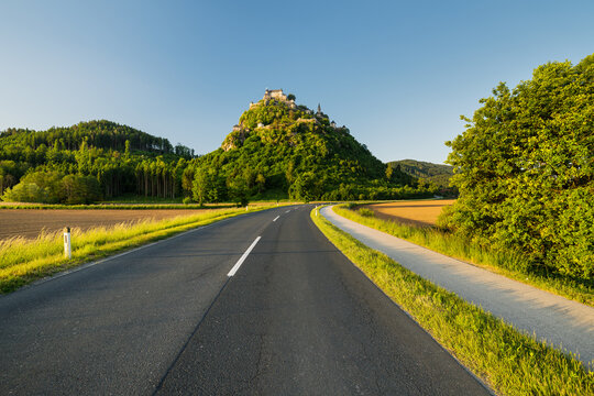 Burg Hochosterwitz, Radweg, Bundesstrasse, K&auml;rnten, &Ouml;sterreich