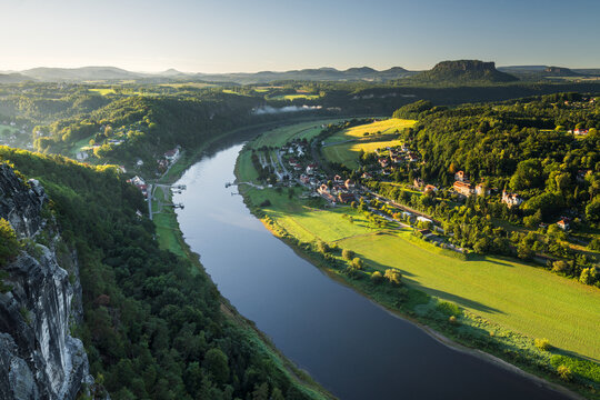 Elbe von der Tiedge Aussicht, Bastei, Nationalpark S&auml;chsische Schweiz, Sachsen, Deutschland