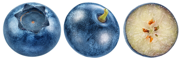 Obraz premium Ripe blueberries and cross section of blueberry on white background. File contains clipping paths.