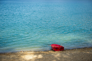 Krajobraz morski z łódką © Mapi