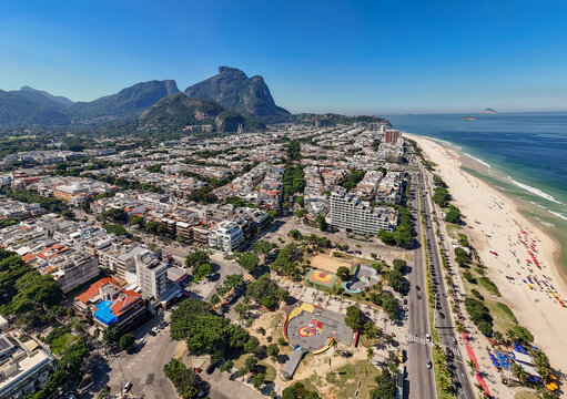 Vista a&eacute;rea da Pra&ccedil;a do O, na Barra da Tijuca, mostrando a pista de skate e o ponto onde s&atilde;o realizados campeonatos internacionais do esporte.