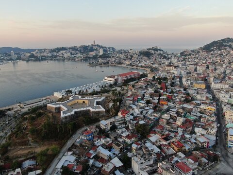 vista a&eacute;rea de la Bah&iacute;a de Acapulco