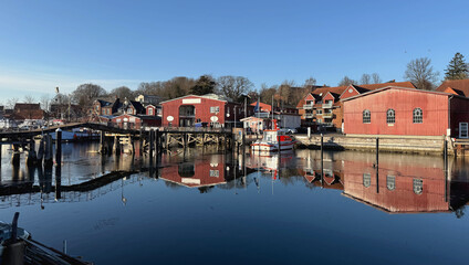 Fototapeta premium Schöne Spiegelungen im Hafen von Eckernförde