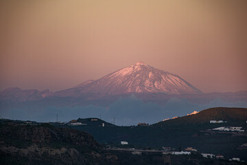 Fototapeta premium Sunrise View of Pico del Teide from Arucas, Gran Canaria