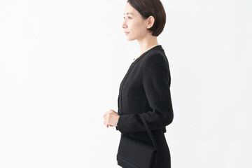 Obraz premium 喪服を着た女性 葬儀イメージ