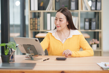 Fototapeta premium Professional Businesswoman Working in Modern Office