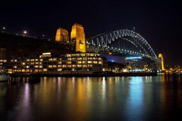 Obraz premium Sydney Harbour Bridge and Park Hyatt Sydney at night