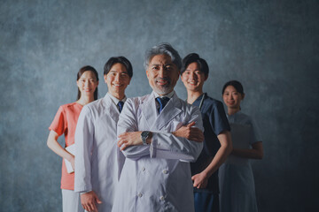 プロフェッショナルな医療チームのポートレート