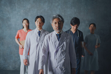 プロフェッショナルな医療チームのポートレート