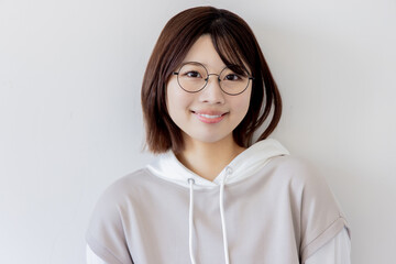 Obraz premium メガネをかけた大学生