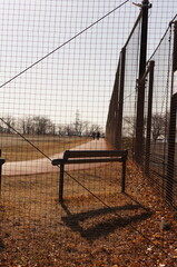 冬の公園のグラウンド