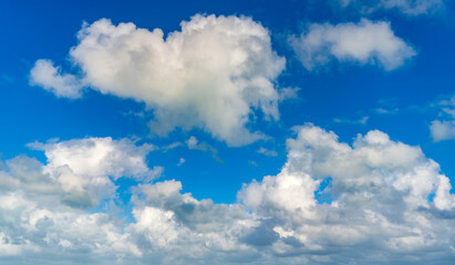 Naklejka premium Cloudy atmospheric backdrop. Morning sky with cloud. Sky and cloud formation. Weather cloudscape. Sky filled with cloud. Overcast scene. Cloudy sky view. Cloud drifting. Calm atmosphere