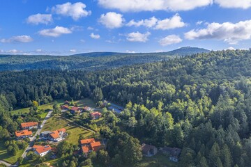 Fototapeta premium Ausblick auf den Bayerischen Wald rund um die Ortschaft Waldhäuser am Lusen und Großen Rachel