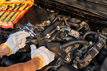 Augmented Reality Car Engine Inspection with Digital Diagnostic Interface