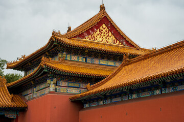 Fototapeta premium World famous Forbidden City palace and tourists in Beijing