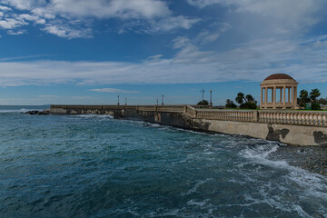 Obraz premium Winter sunset on the Tuscany sea, Bagni Pancaldi Acquaviva in Livorno, Italy