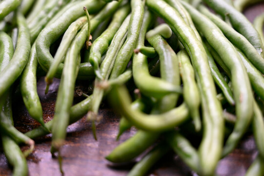 Group Of Fresh Asparagus Stems - Binnies ki pally - Fresh Green Bean Pods Close Up