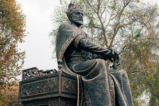 Samarkand, Uzbekistan - 1 oct 2025 monument to Amir Temur Tamerlane, Central Asian Turkic ruler and commander
