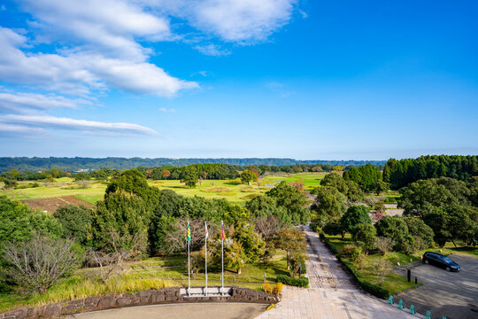 宮崎県立西都原考古博物館から見る西都原古墳群の風景