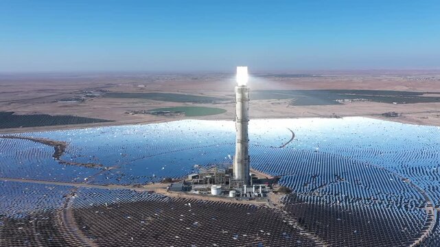 Aerial Drone View Ashalim Solar Power Tower Israel

Aerial drone footage of Ashalim solar power tower and mirrors 1.1.2026 Israel

