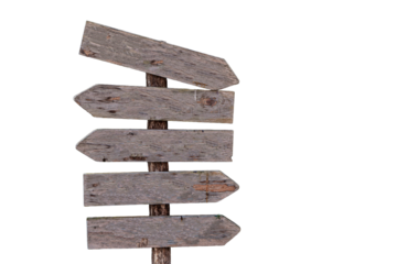 Panneau de signalisation en bois rustique isolé sur fond blanc avec plusieurs flèches vierges pour texte personnalisé