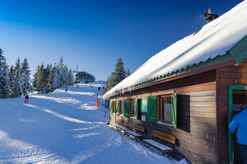 Piękny słoneczny zimowy dzień na Jaworzynie Krynickiej. © rogozinski