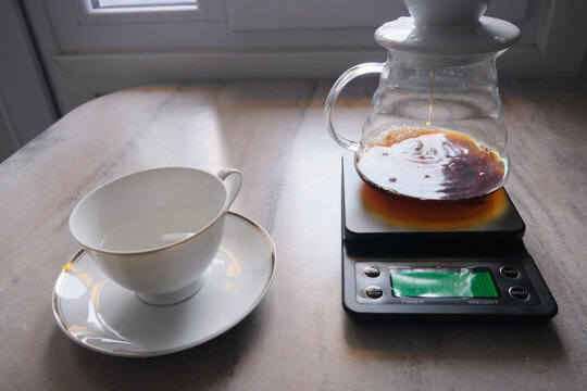 brewing coffee with the v60 method