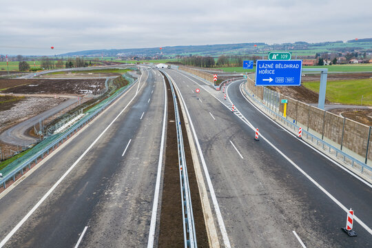 View of the completed section of the D35 motorway in the Hořice&ndash;Sadov&aacute; stretch, featuring Exit 109 Hořice.