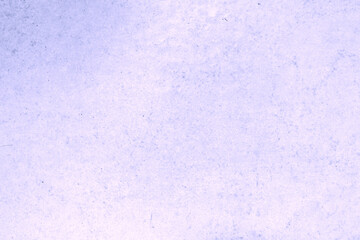 Obraz premium Modern white rustic wall texture background with violet reflections..Horizontal shot. Copy space