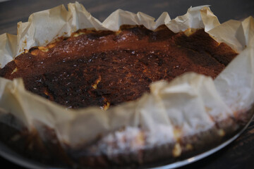 Obraz premium Close-Up of Homemade San Sebastian Cheesecake