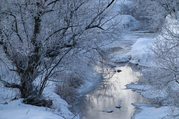 冬の川