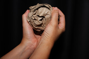 Making ball using recycle paper