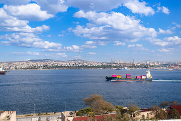 イスタンブールトプカプ宮殿からのボスポラス海峡